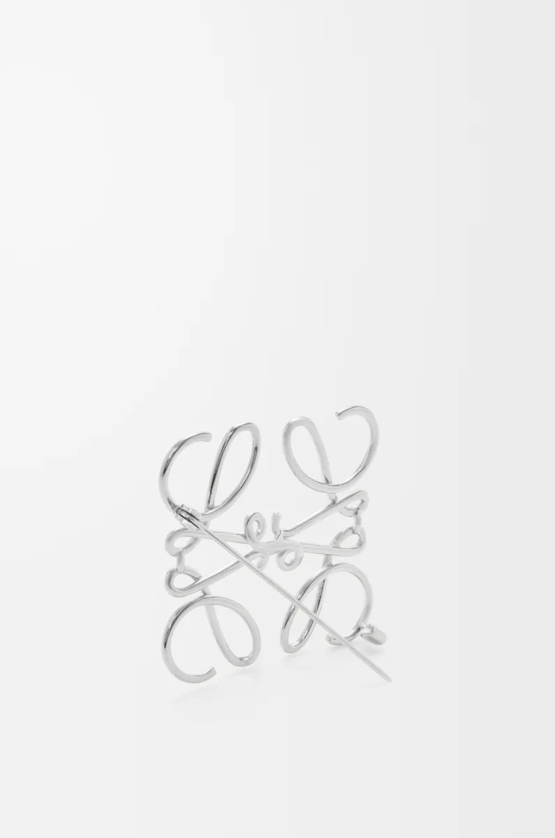 Anagram 金属胸针