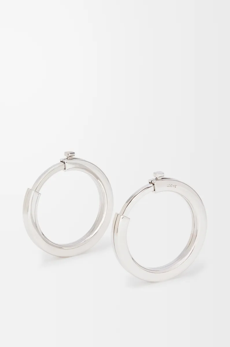 金属带的金属环