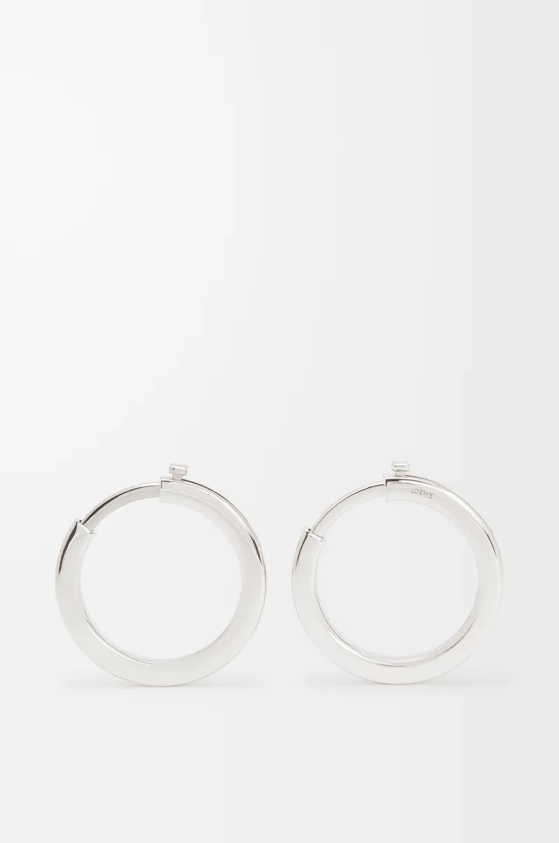 金属带的金属环