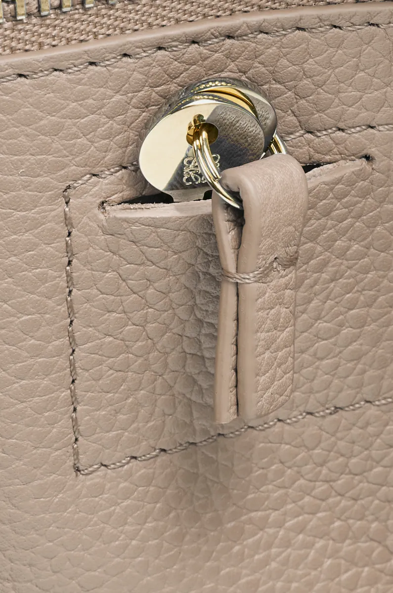 柔软粒面牛皮革 Amazona 23 手袋