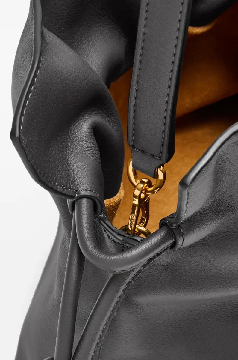 中号纳帕牛皮革 Flamenco 手拿包