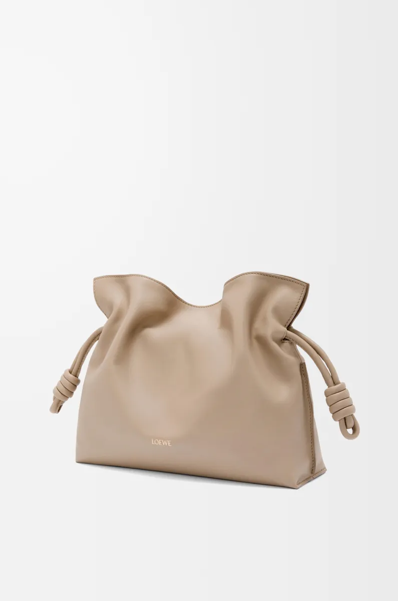 中号纳帕牛皮革 Flamenco 手拿包