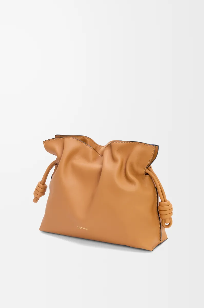 中号纳帕牛皮革 Flamenco 手拿包