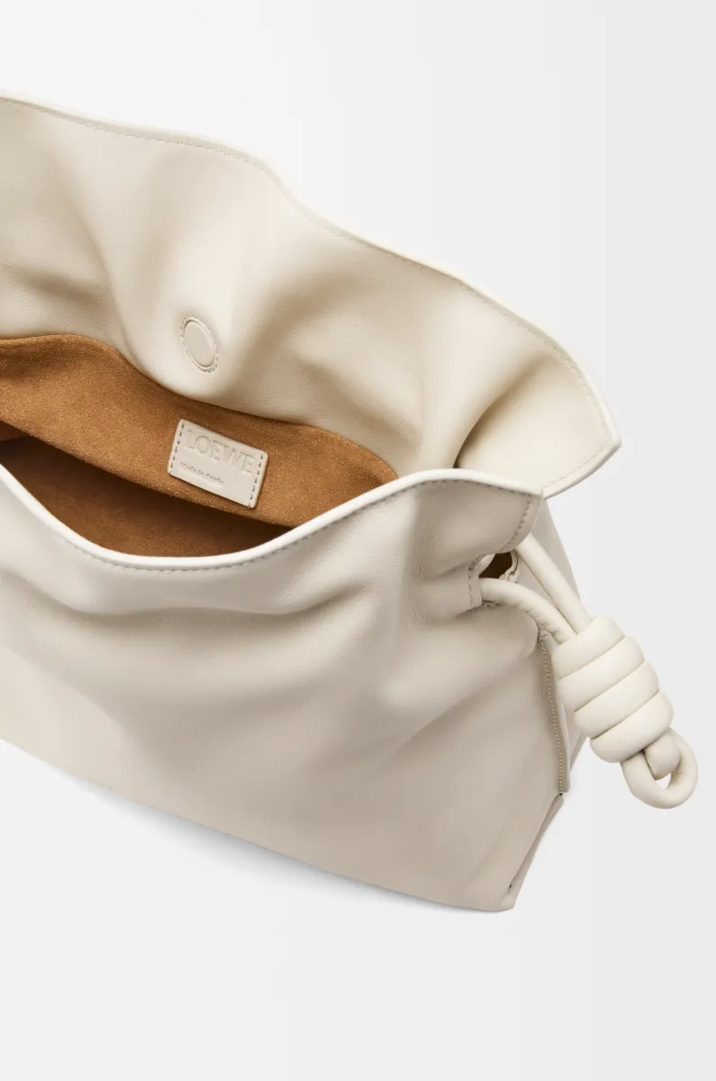 中号纳帕牛皮革 Flamenco 手拿包