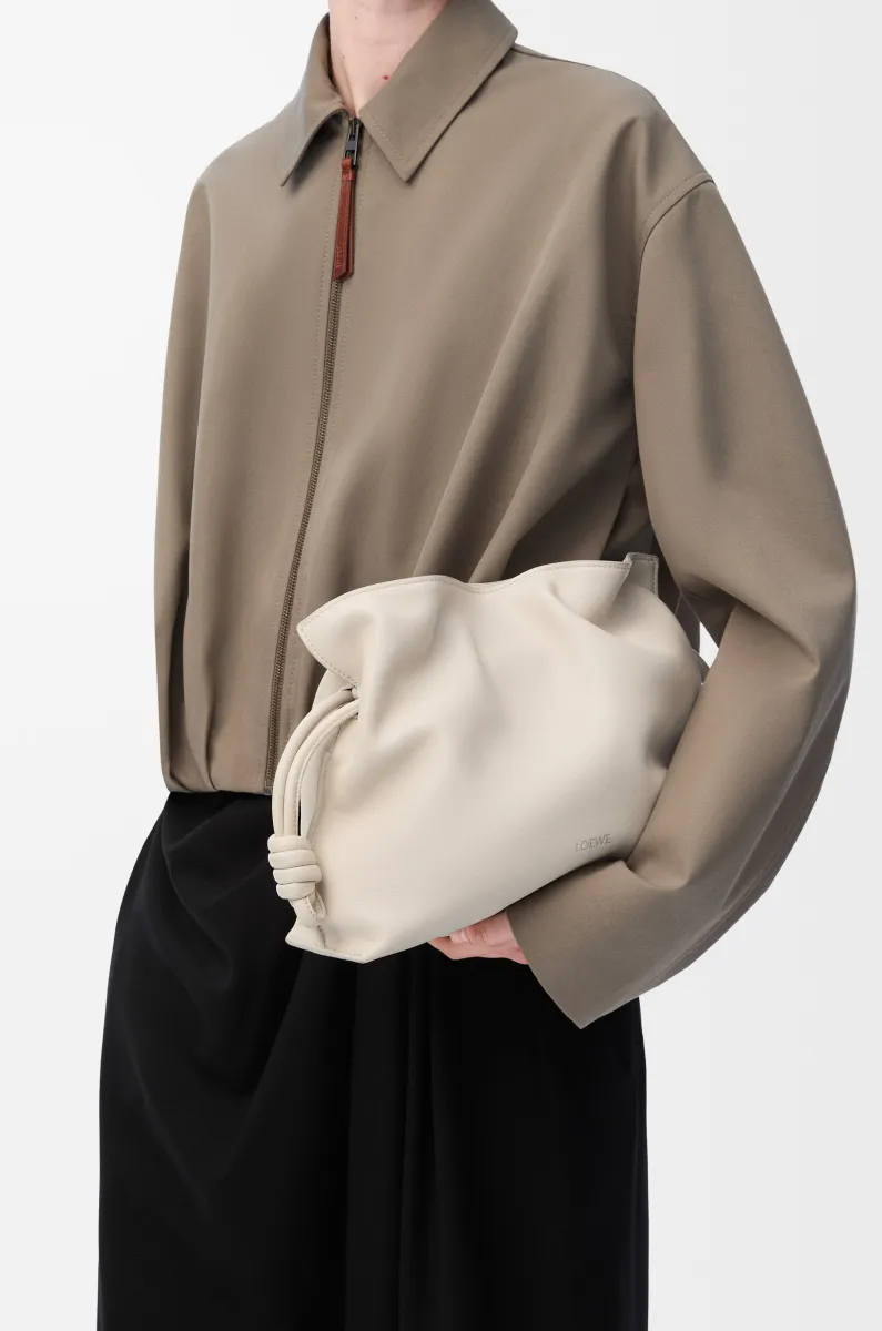 中号纳帕牛皮革 Flamenco 手拿包