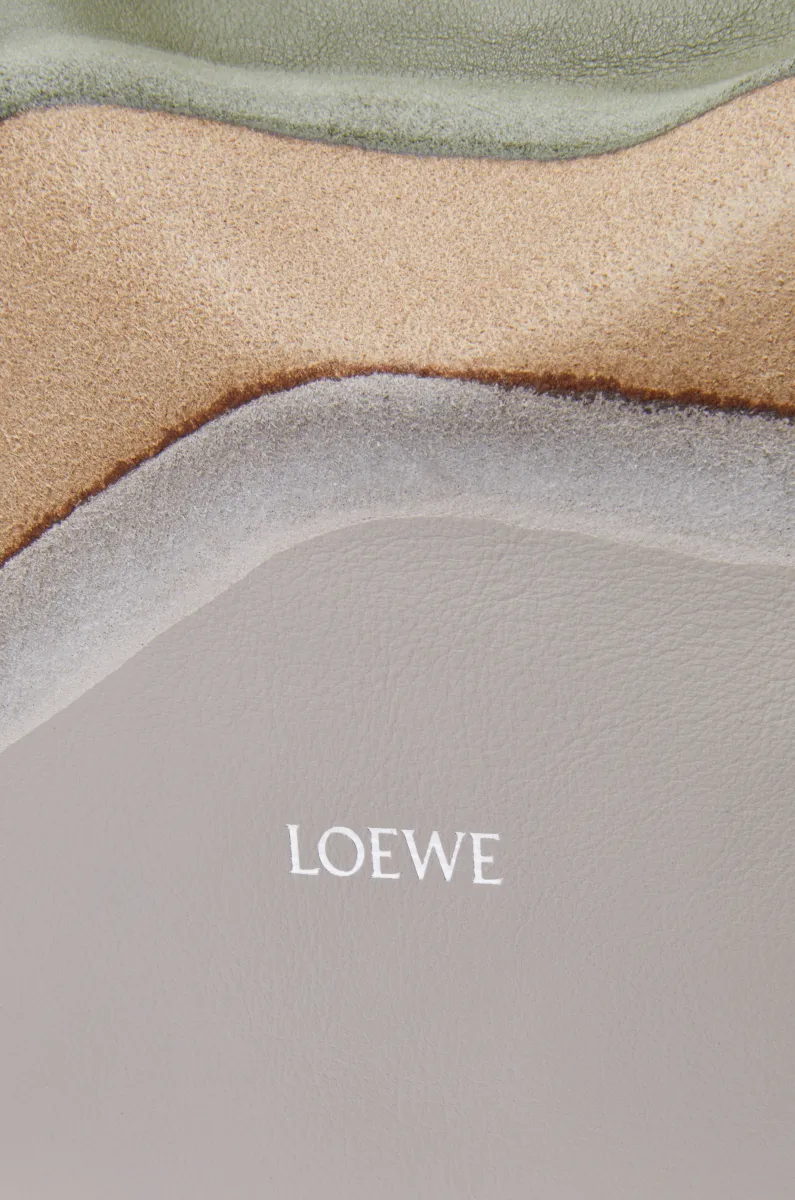 中号纳帕牛皮革 Flamenco 手拿包