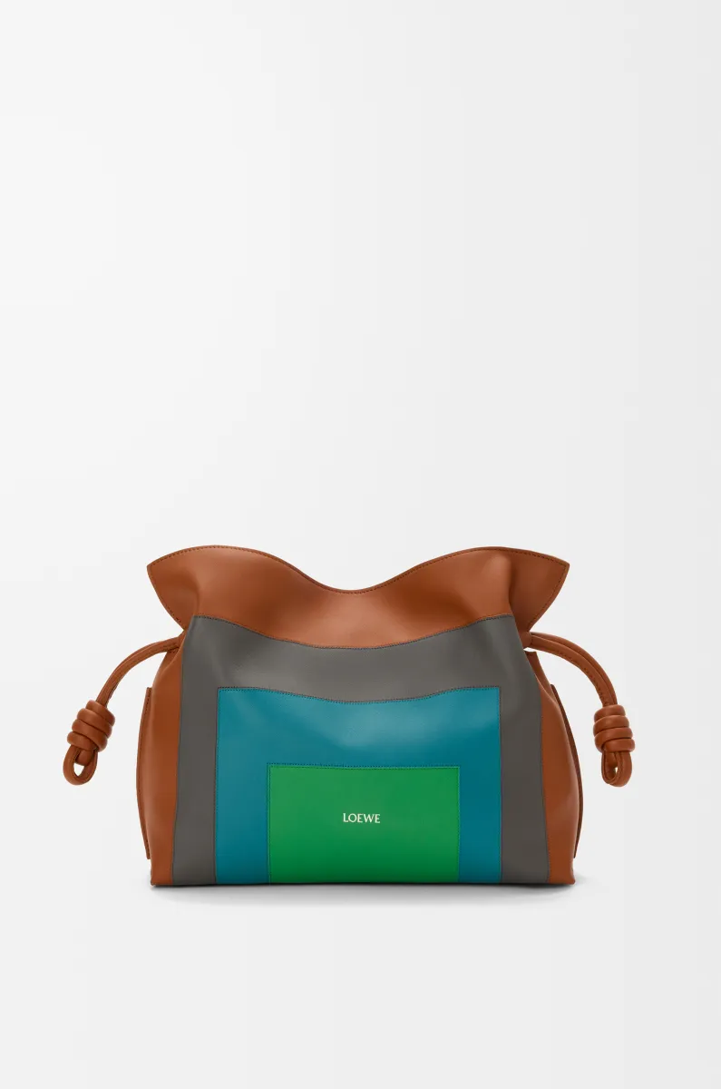 中号纳帕牛皮革 Flamenco 手拿包