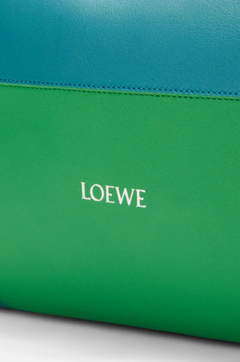 中号纳帕牛皮革 Flamenco 手拿包