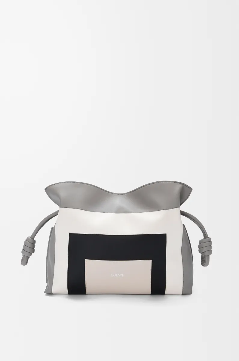 中号纳帕牛皮革 Flamenco 手拿包