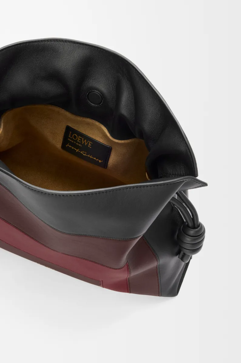 中号纳帕牛皮革 Flamenco 手拿包