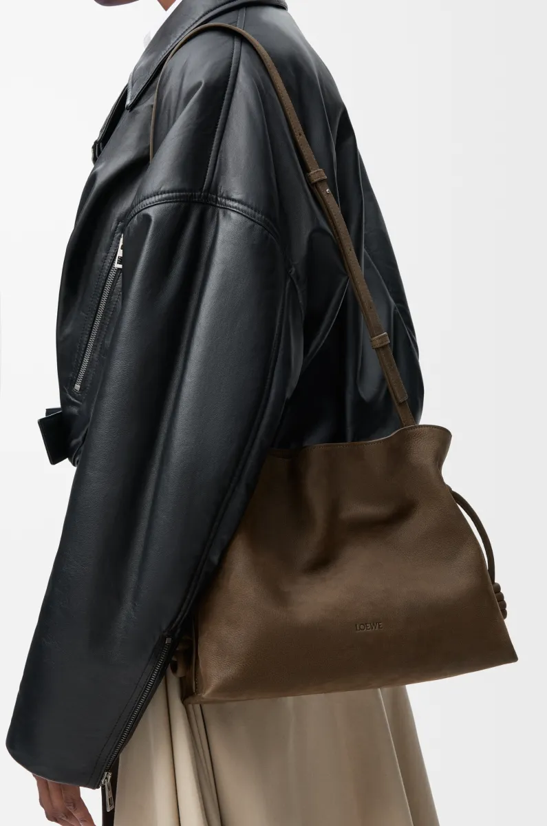 中号粒面牛巴革 Flamenco 手拿包