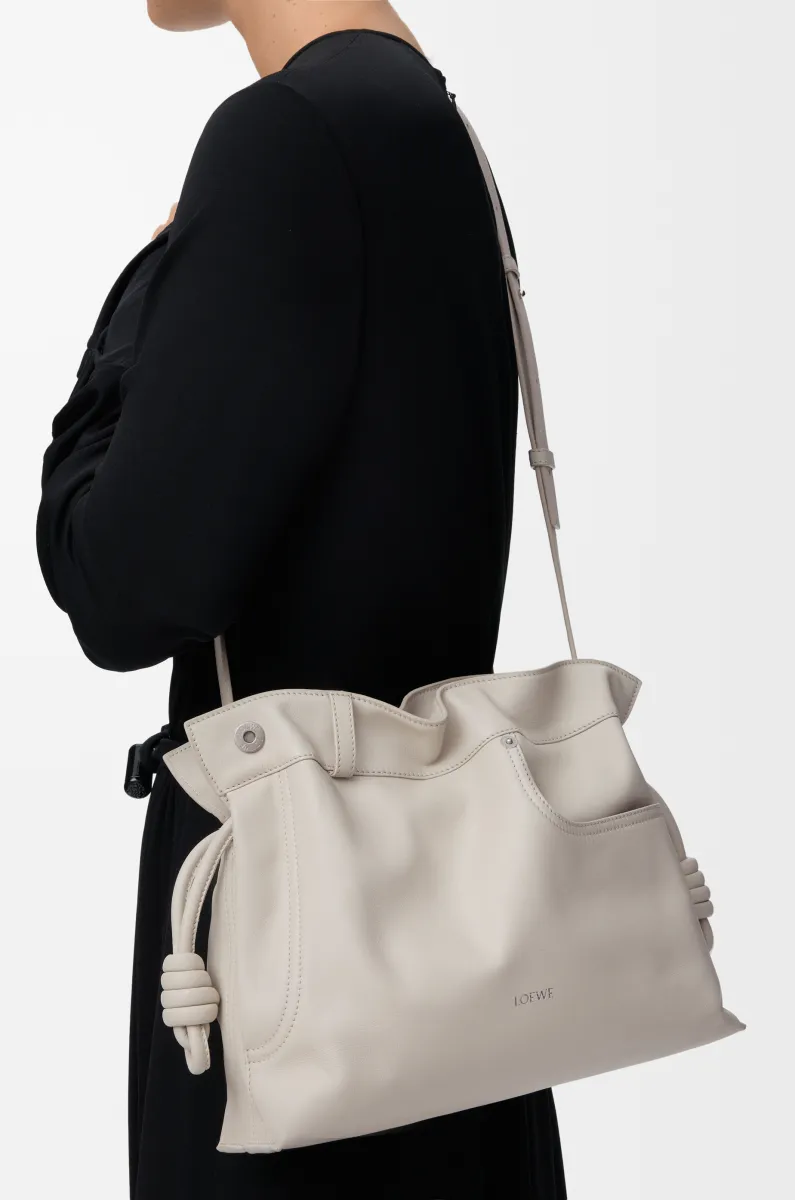 中号亮面牛皮革 Panta Flamenco 手拿包