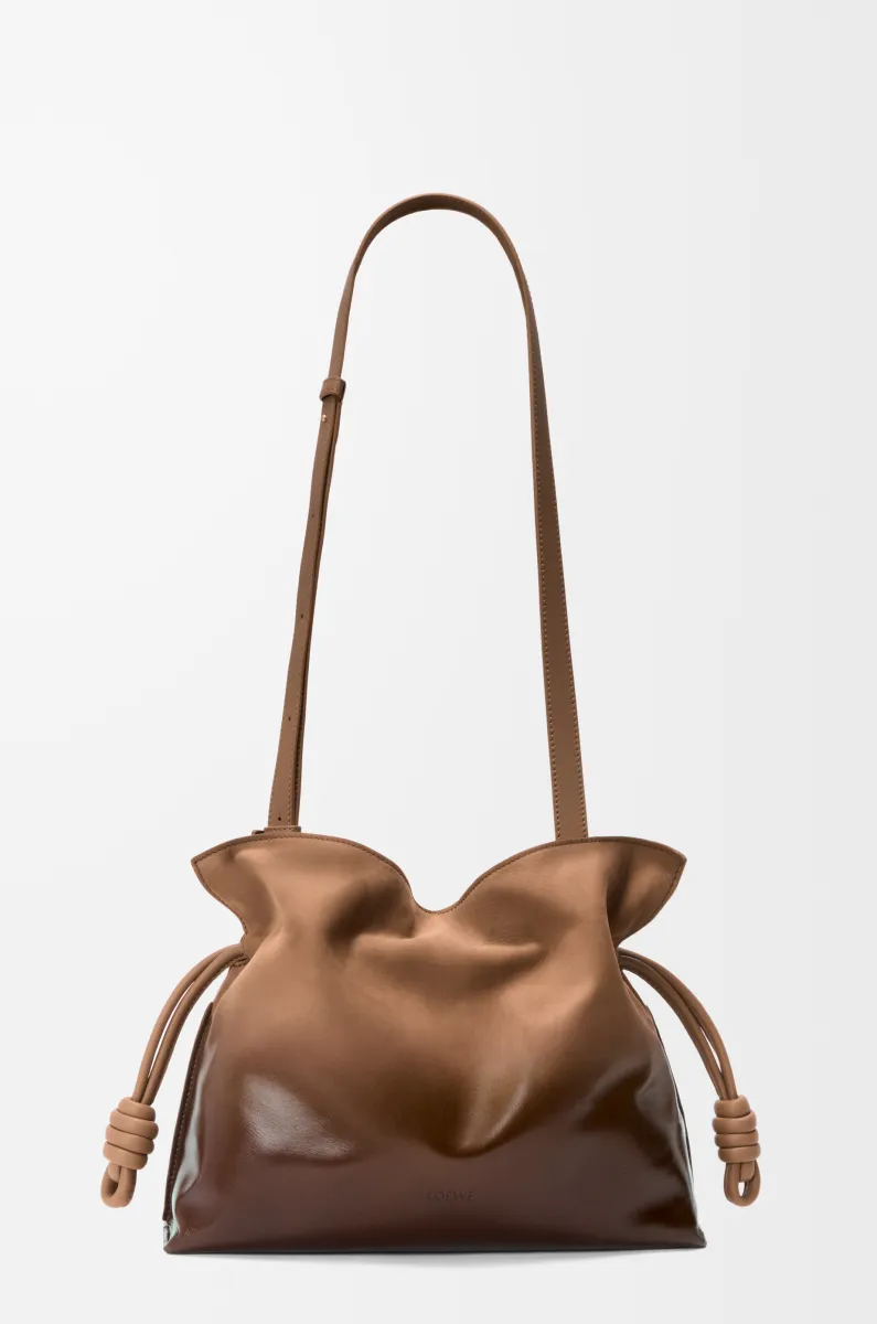 中号渐变漆面牛巴革 Flamenco 手拿包