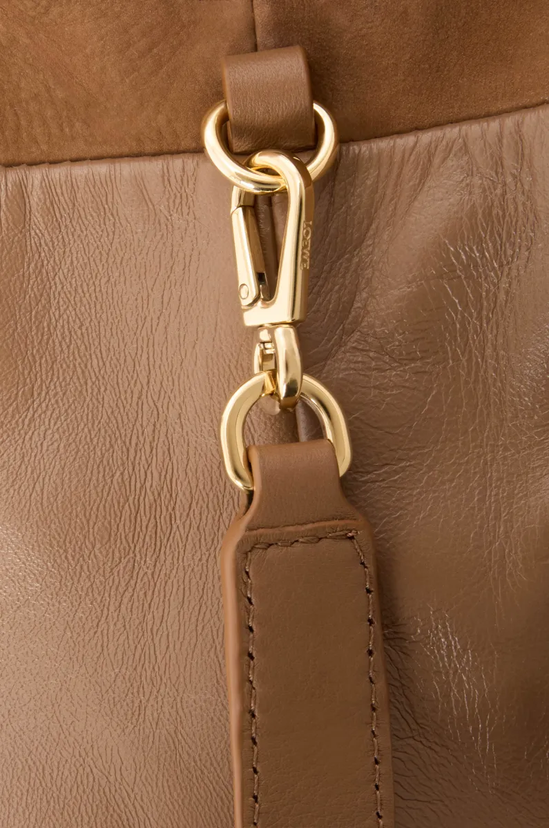 中号渐变漆面牛巴革 Flamenco 手拿包