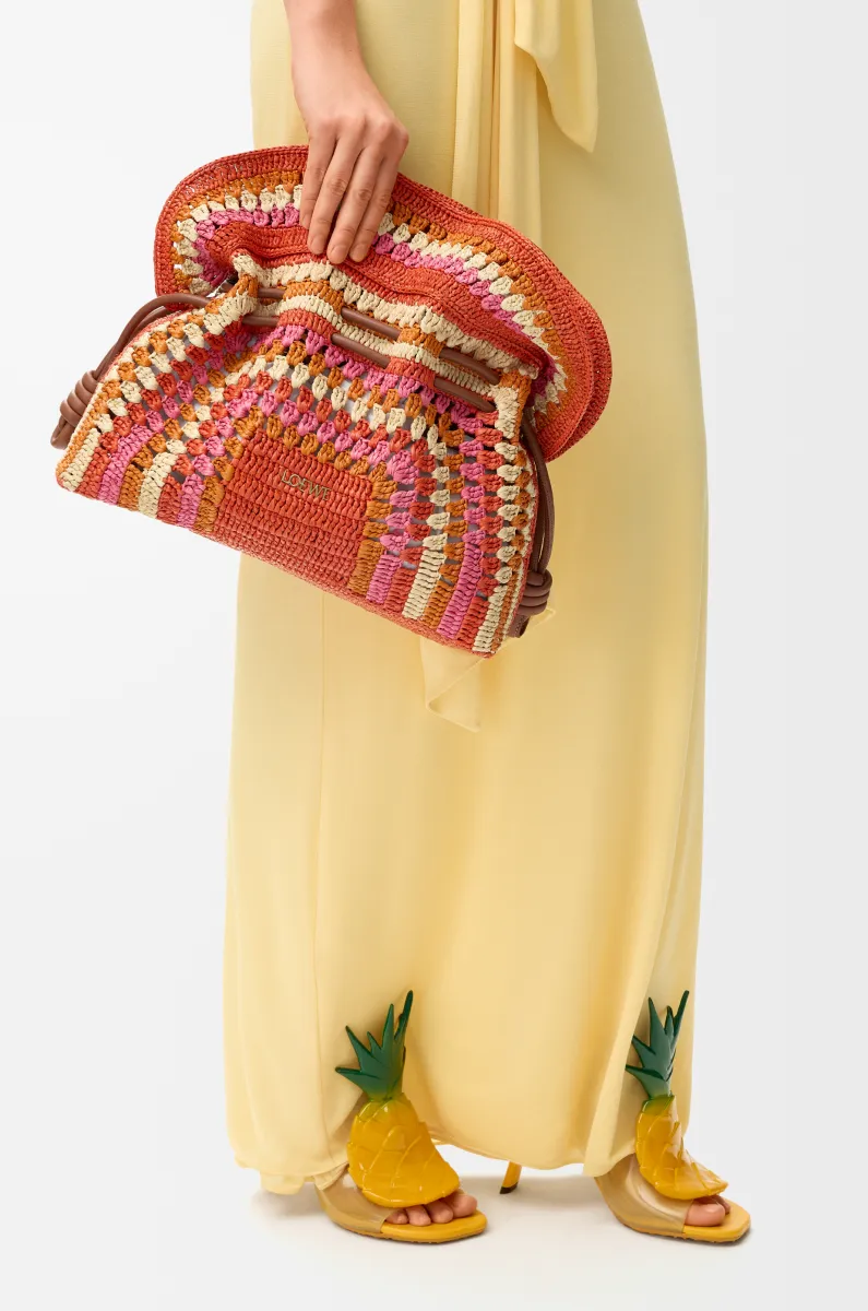 中号拉菲草和牛皮革 Flamenco 手拿包