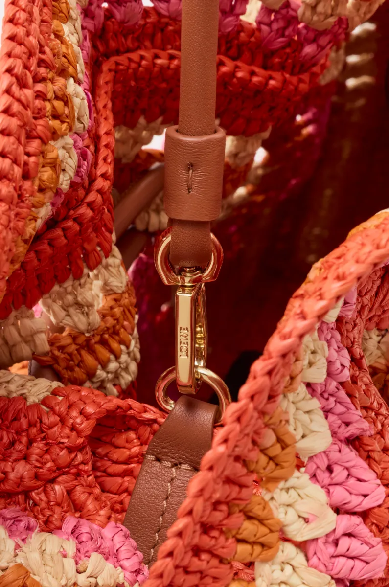 中号拉菲草和牛皮革 Flamenco 手拿包