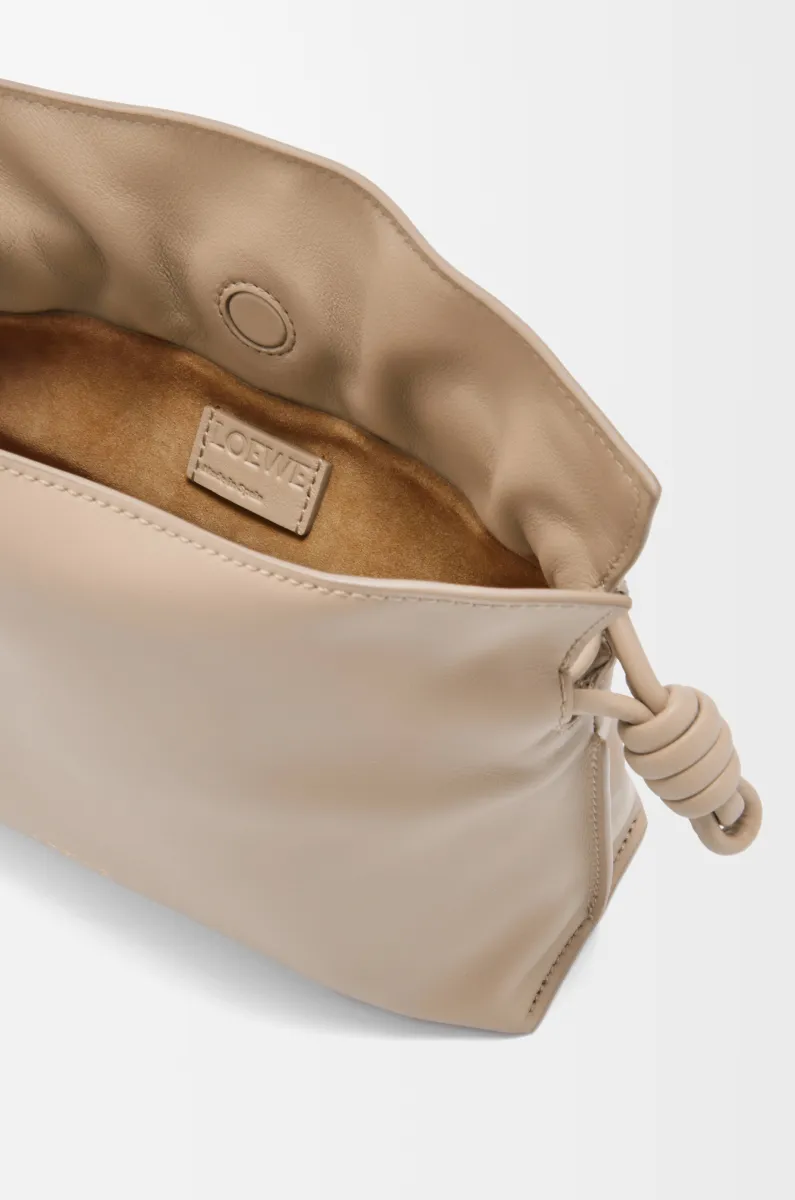 迷你纳帕牛皮革 Flamenco 手拿包