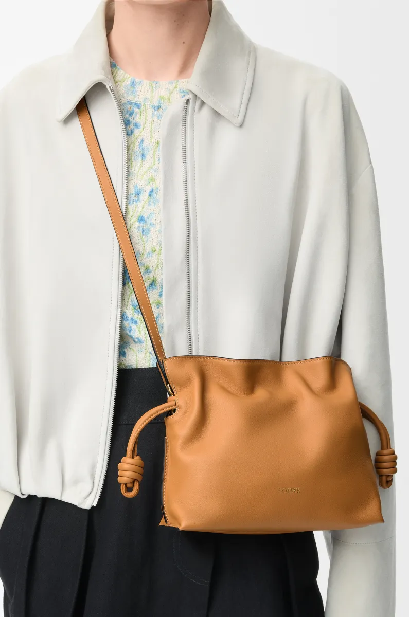 迷你纳帕牛皮革 Flamenco 手拿包