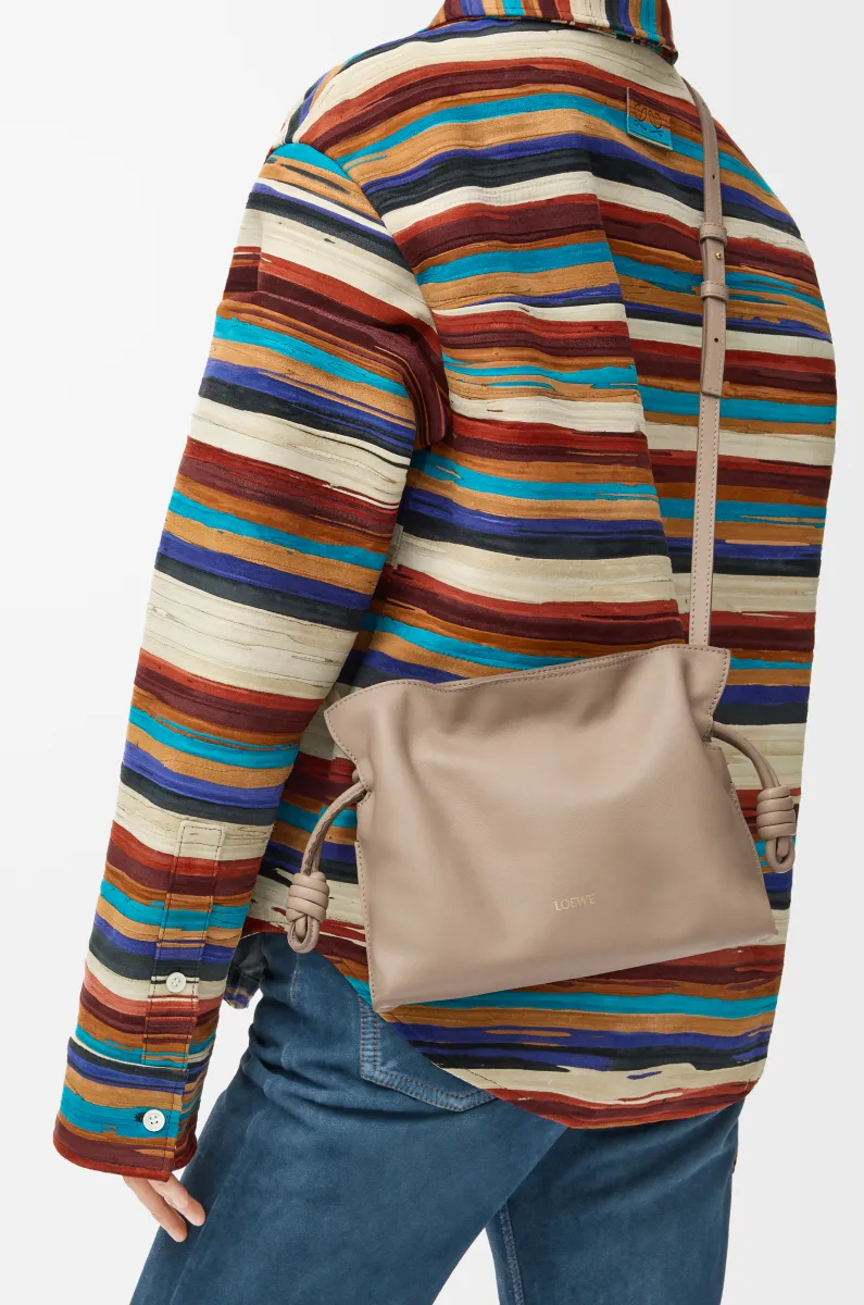 迷你纳帕牛皮革 Flamenco 手拿包