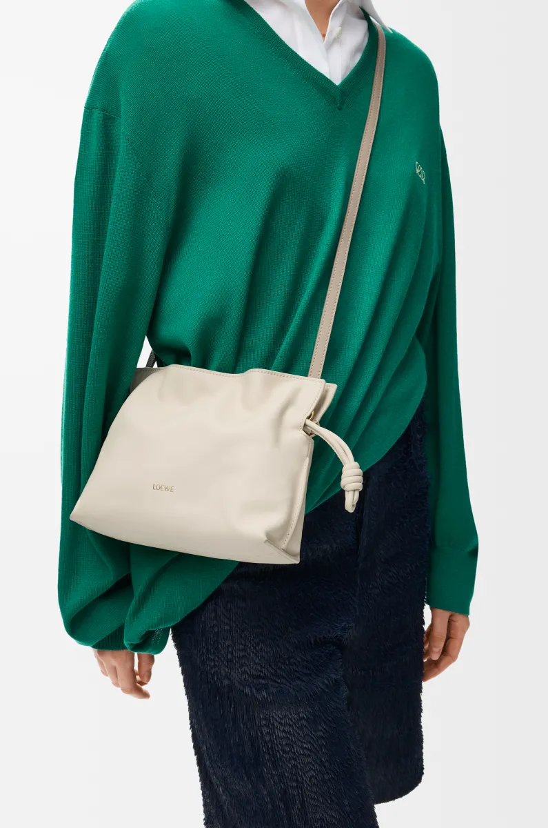 迷你纳帕牛皮革 Flamenco 手拿包