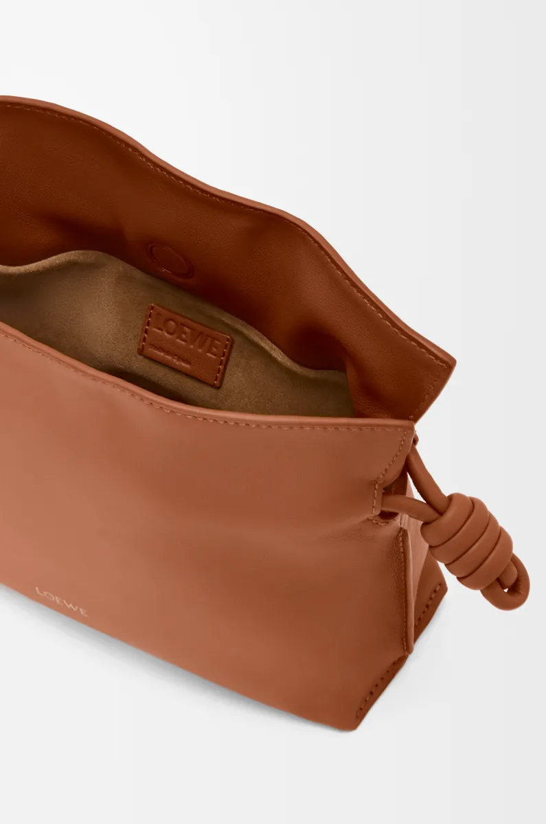 迷你纳帕牛皮革 Flamenco 手拿包