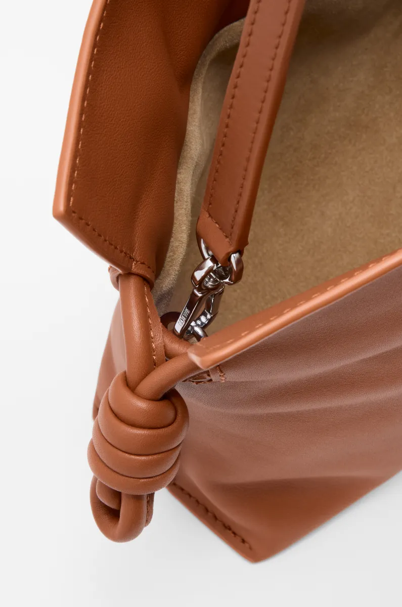 迷你纳帕牛皮革 Flamenco 手拿包