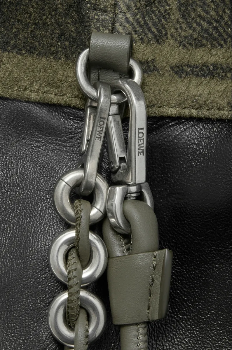 中号格纹绒面革 Flamenco Purse 手拿包