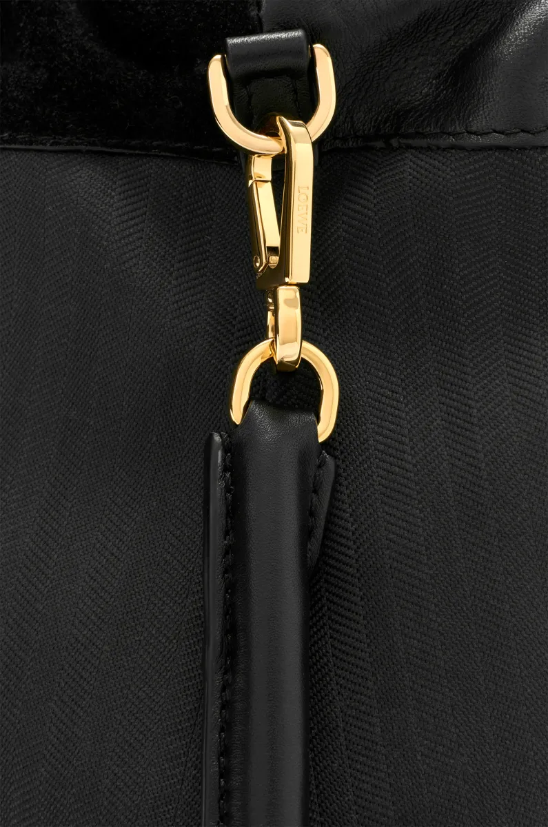 中号纳帕牛皮革 Flamenco Flap 手袋
