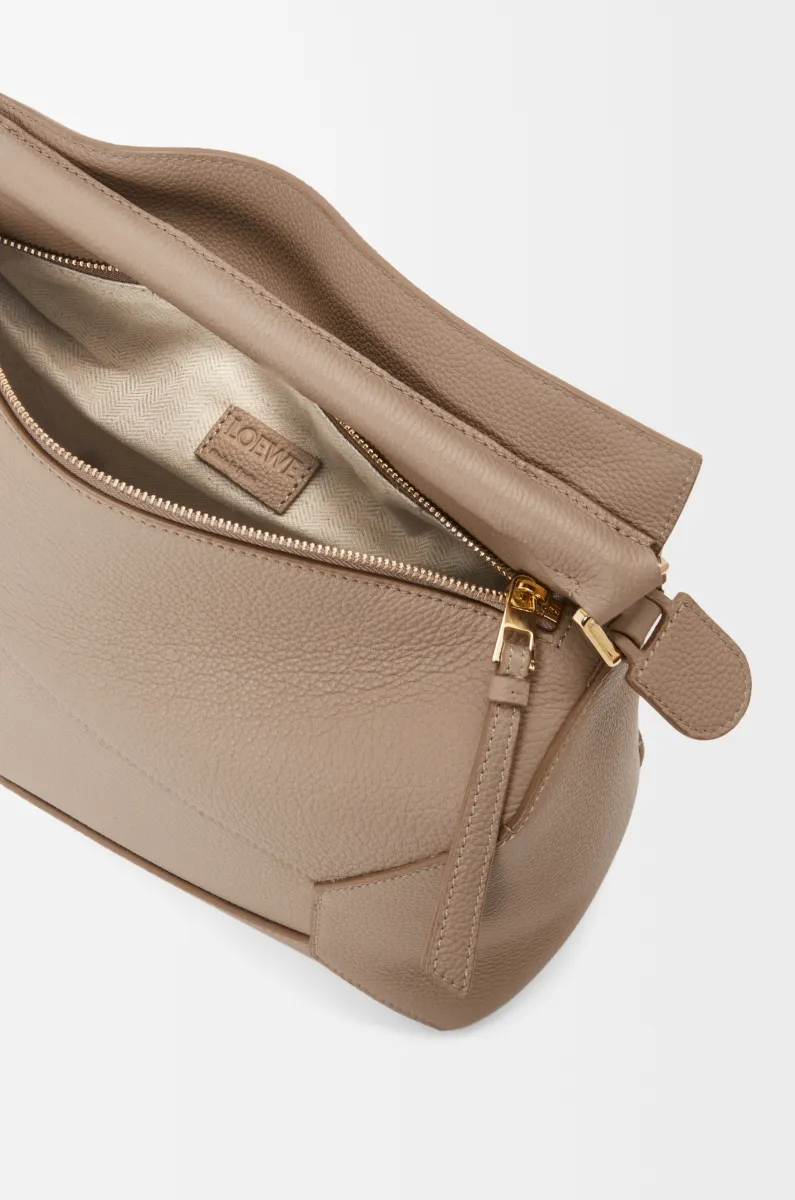 中号柔软粒面牛皮革 Puzzle 手袋