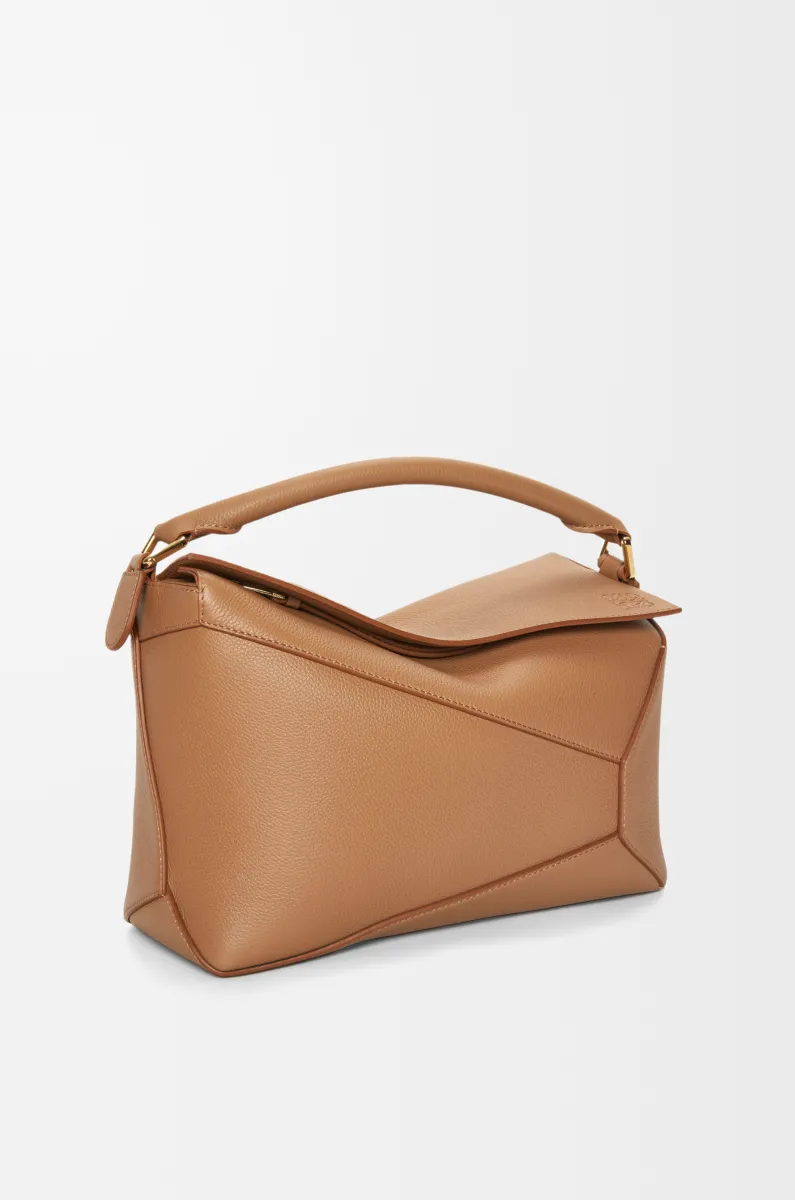 中号柔软粒面牛皮革 Puzzle 手袋