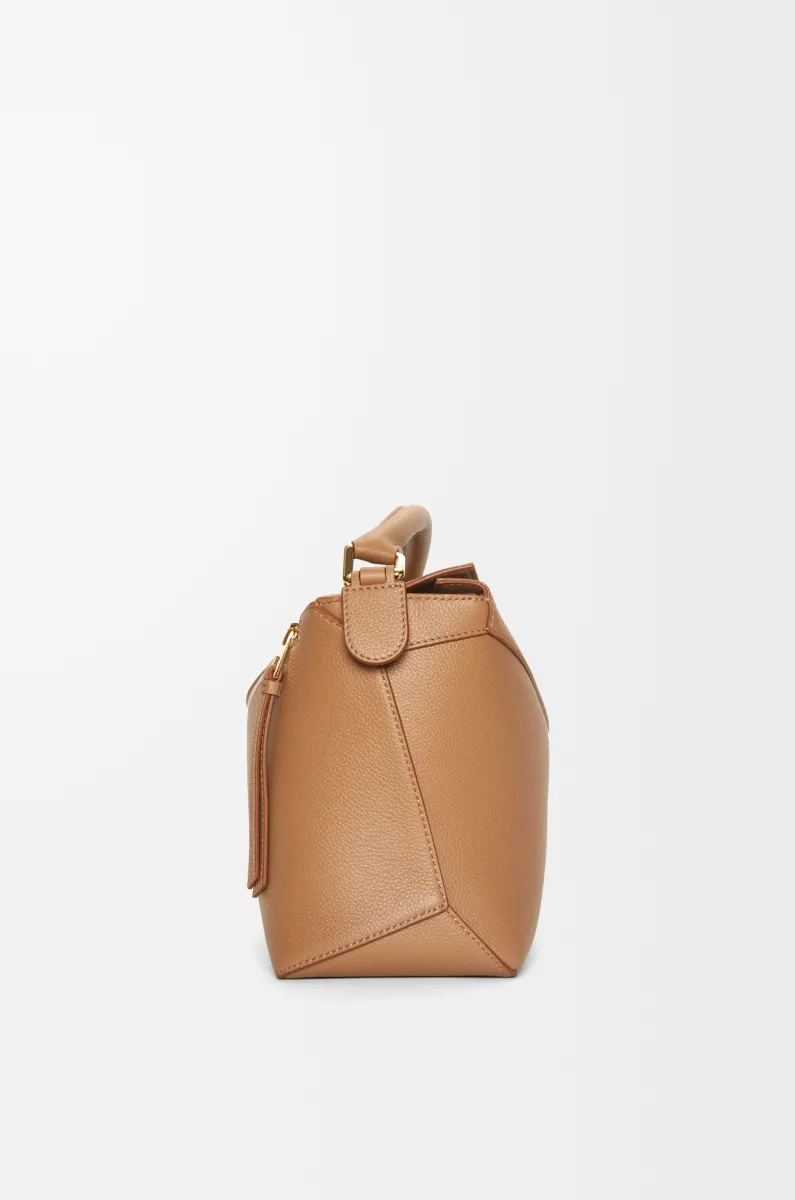 中号柔软粒面牛皮革 Puzzle 手袋