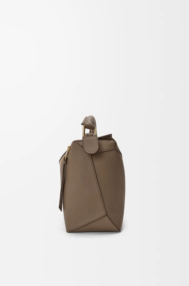 中号柔软粒面牛皮革 Puzzle 手袋