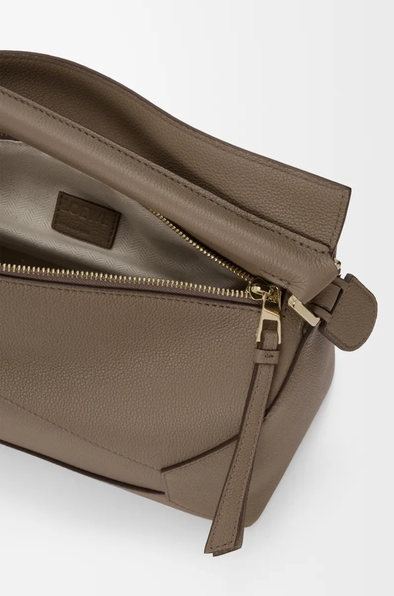 中号柔软粒面牛皮革 Puzzle 手袋