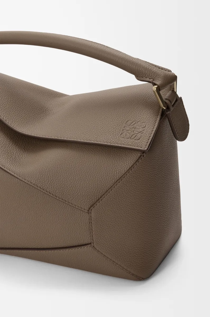 中号柔软粒面牛皮革 Puzzle 手袋