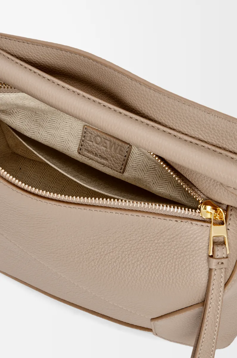 小号柔软粒面牛皮革 Puzzle 手袋