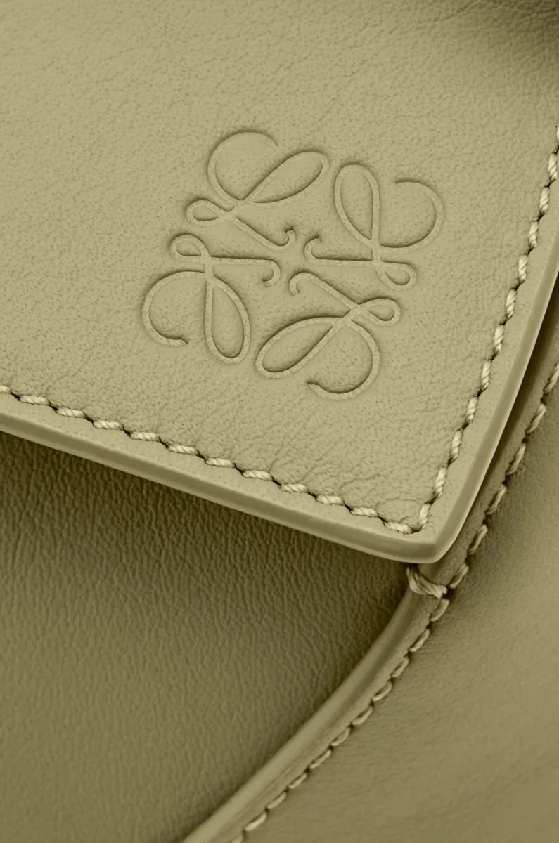 小号经典牛皮革 Puzzle Edge 手袋