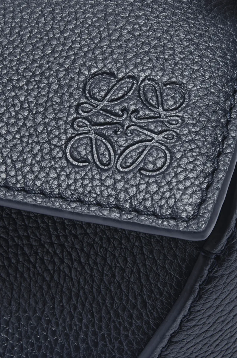 小号柔软粒面牛皮革 Puzzle 手袋