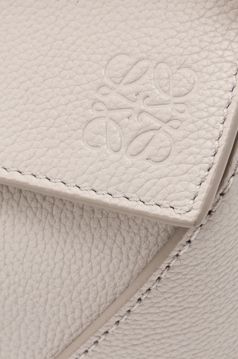 小号柔软粒面牛皮革 Puzzle 手袋