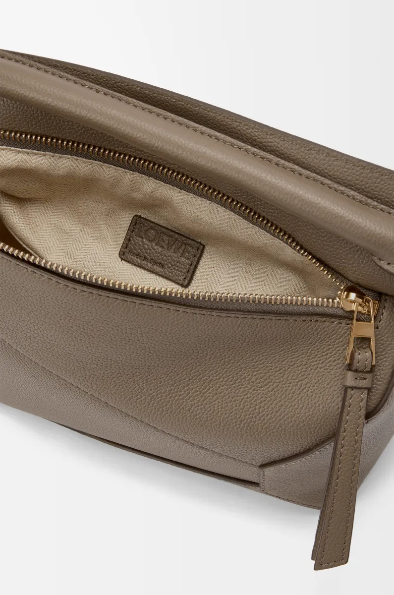 小号柔软粒面牛皮革 Puzzle 手袋