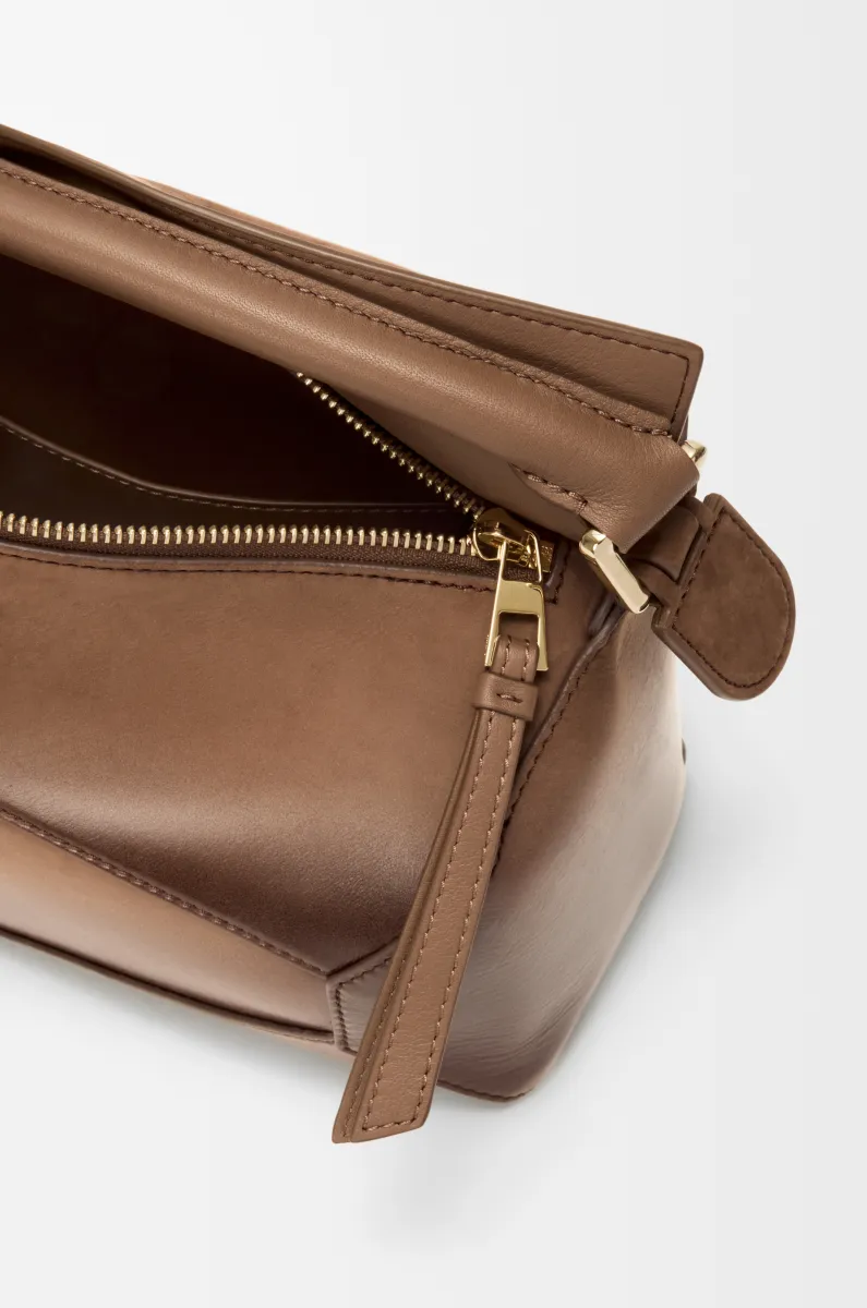 小号渐变漆面牛巴革 Puzzle Edge 手袋