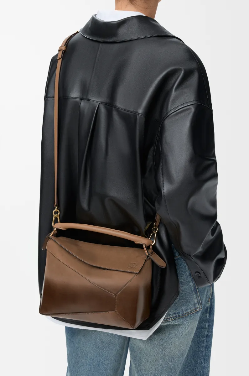 小号渐变漆面牛巴革 Puzzle Edge 手袋