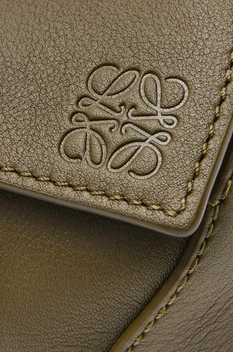 迷你经典牛皮革 Puzzle 手袋