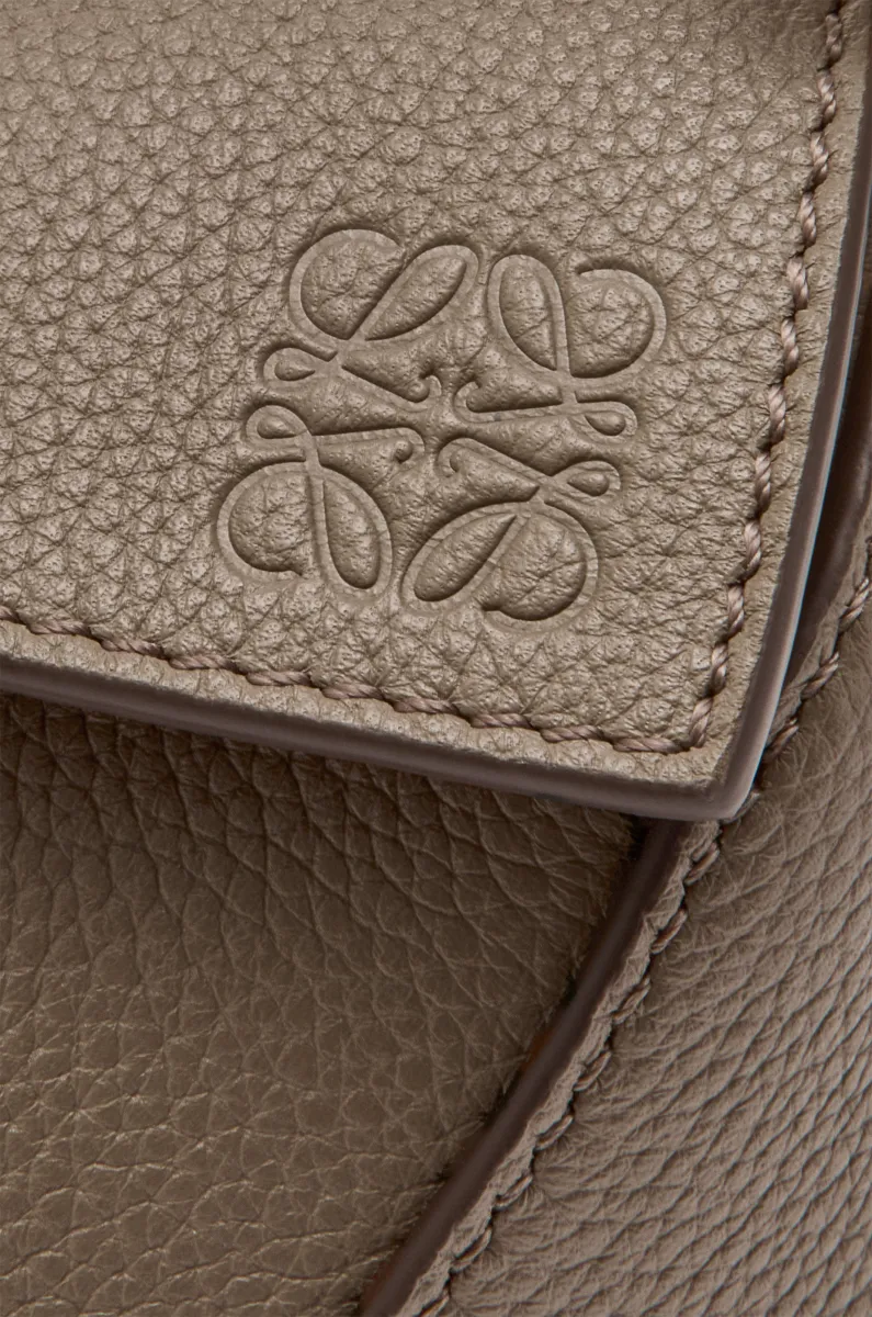 迷你柔软粒面牛皮革 Puzzle 手袋