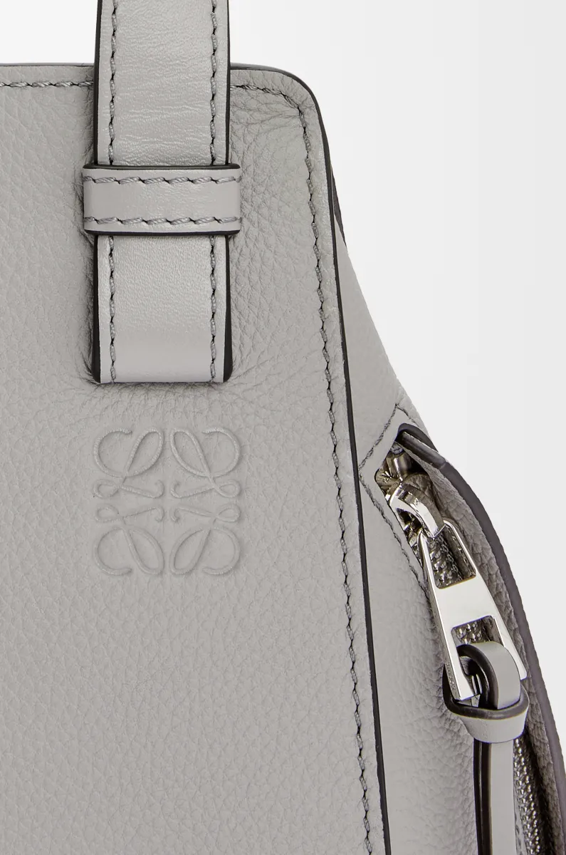 柔软粒面牛皮革 Hammock Compact 手袋