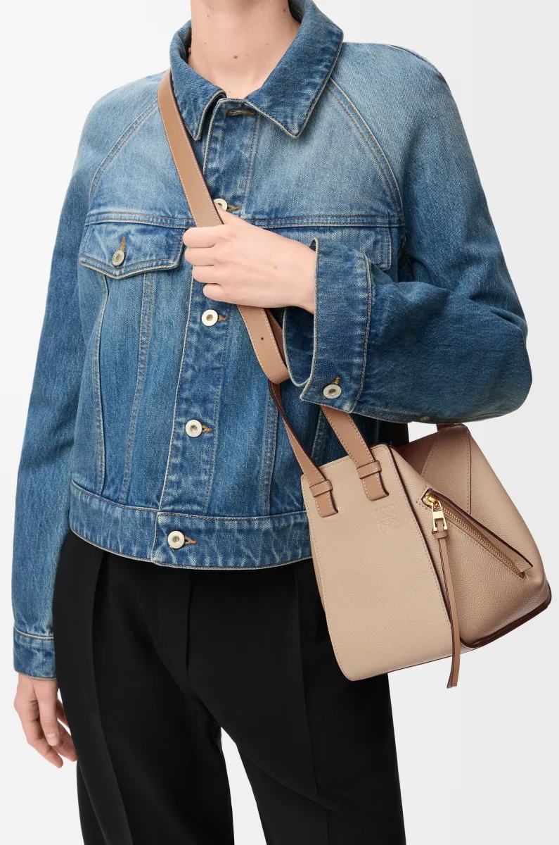 柔软粒面牛皮革 Hammock Compact 手袋