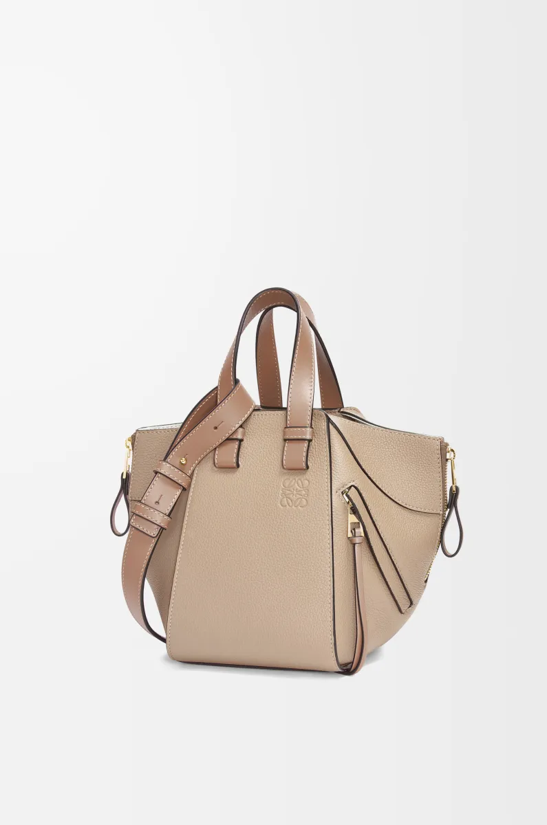 柔软粒面牛皮革 Hammock Compact 手袋