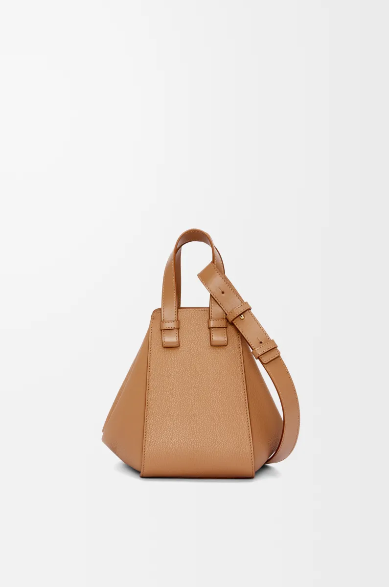 柔软粒面牛皮革 Hammock Compact 手袋