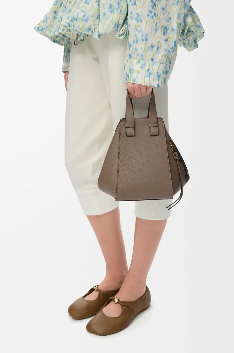 柔软粒面牛皮革 Hammock Compact 手袋