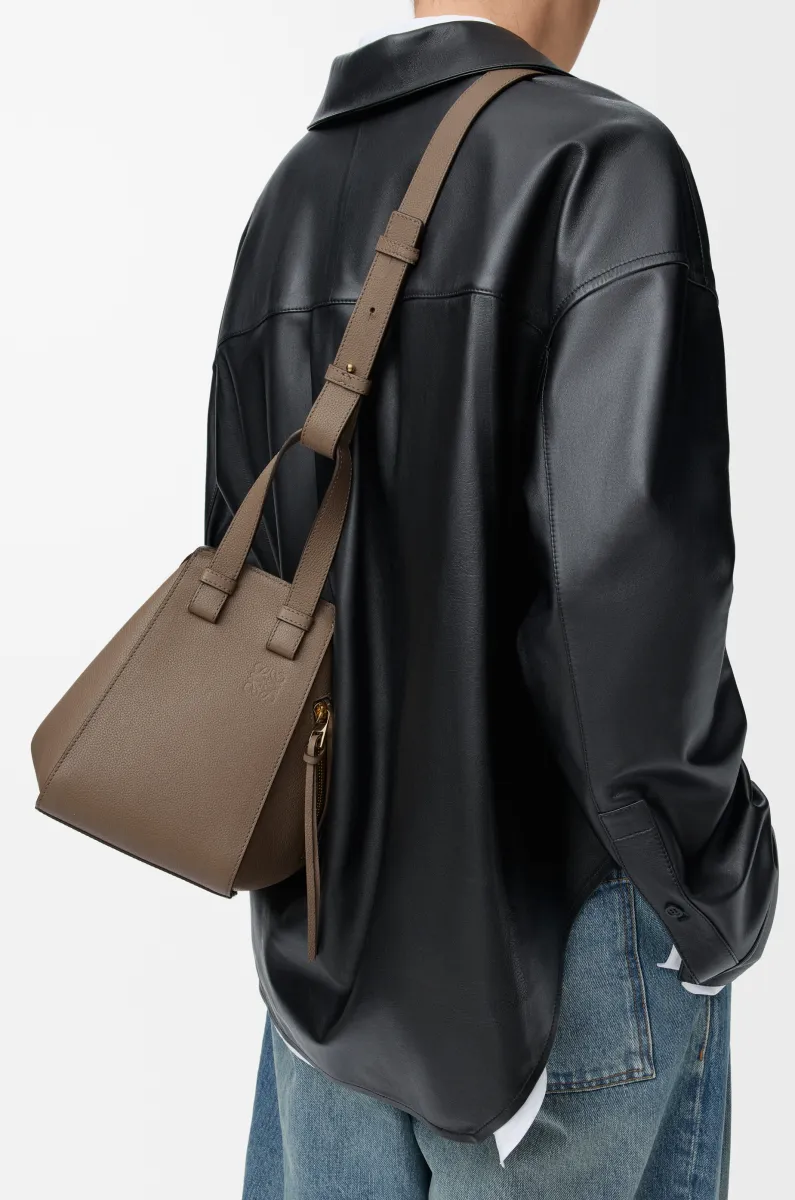 柔软粒面牛皮革 Hammock Compact 手袋