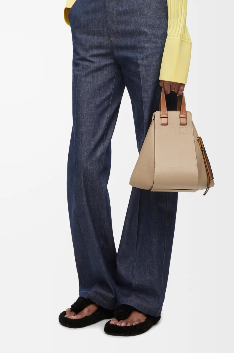 小号柔软粒面牛皮革 Hammock 手袋